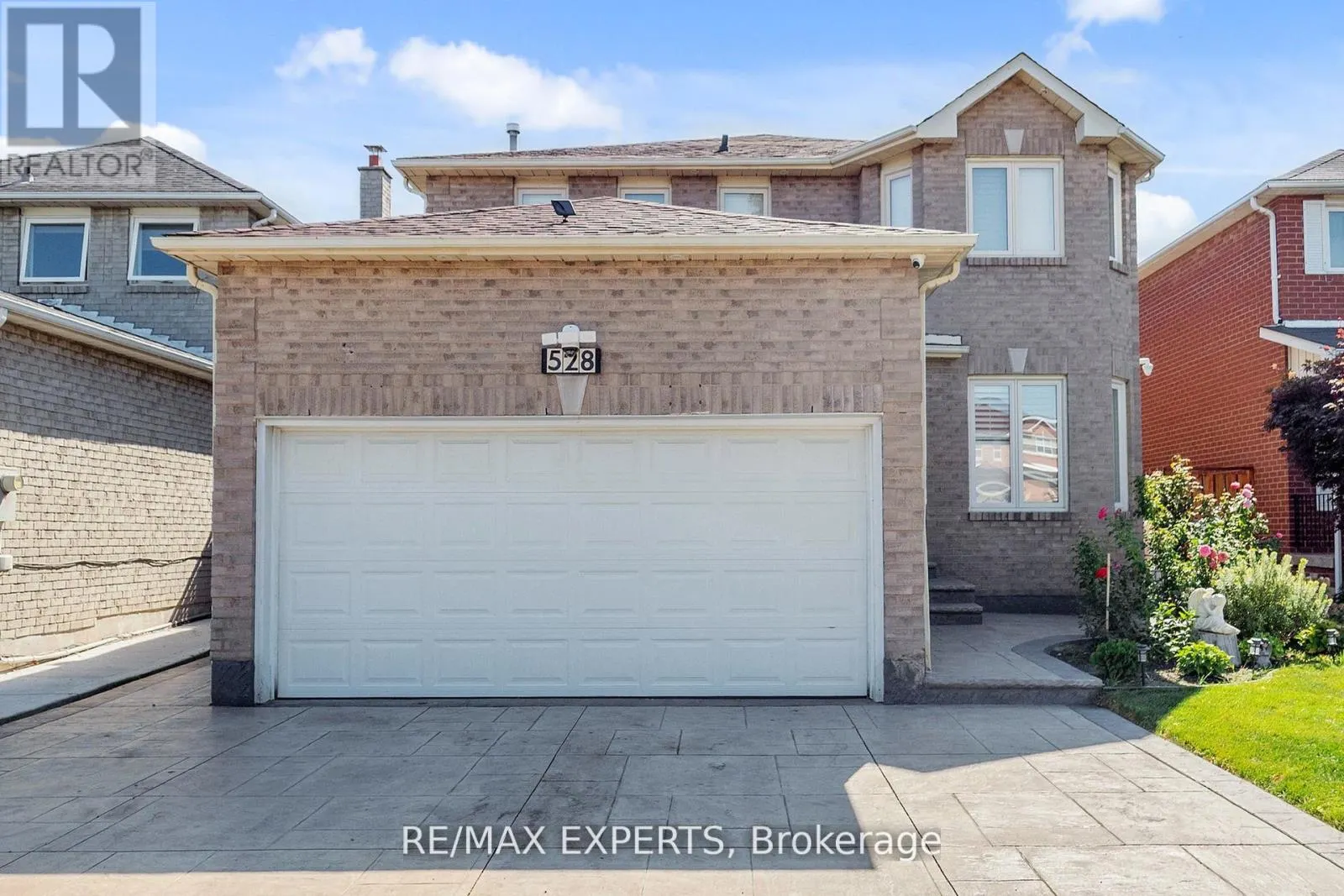 528 FAIRVIEW ROAD W