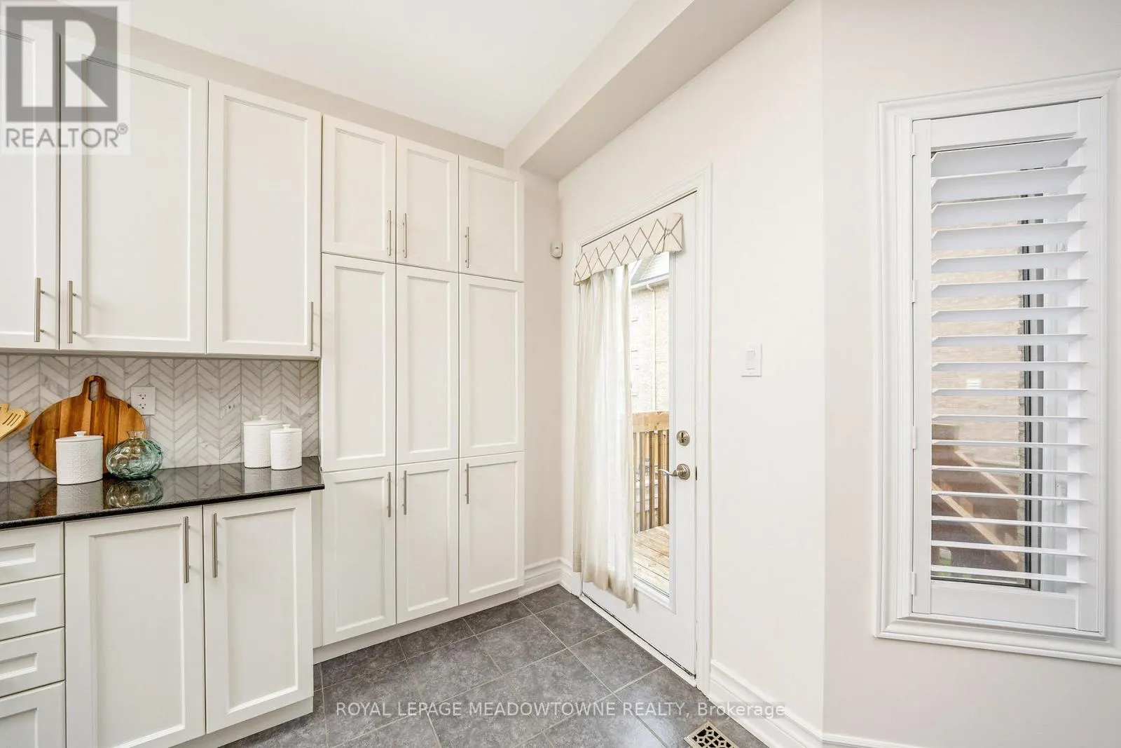 418 CEDAR HEDGE ROAD