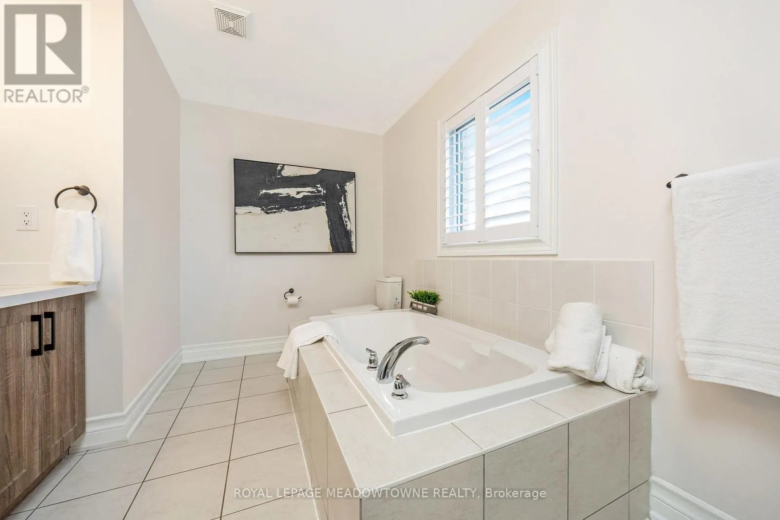 418 CEDAR HEDGE ROAD