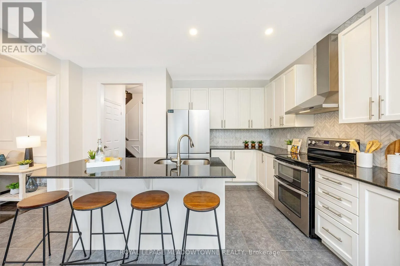 418 CEDAR HEDGE ROAD