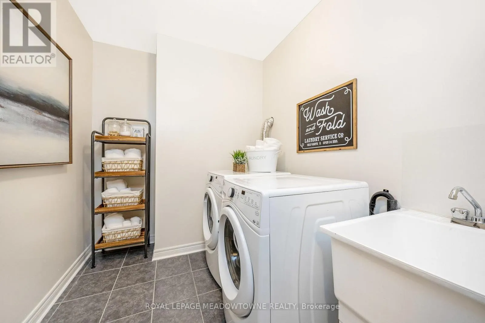 418 CEDAR HEDGE ROAD