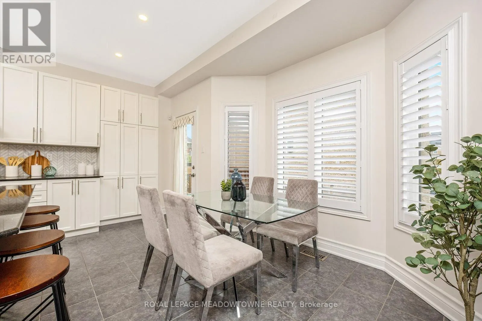 418 CEDAR HEDGE ROAD