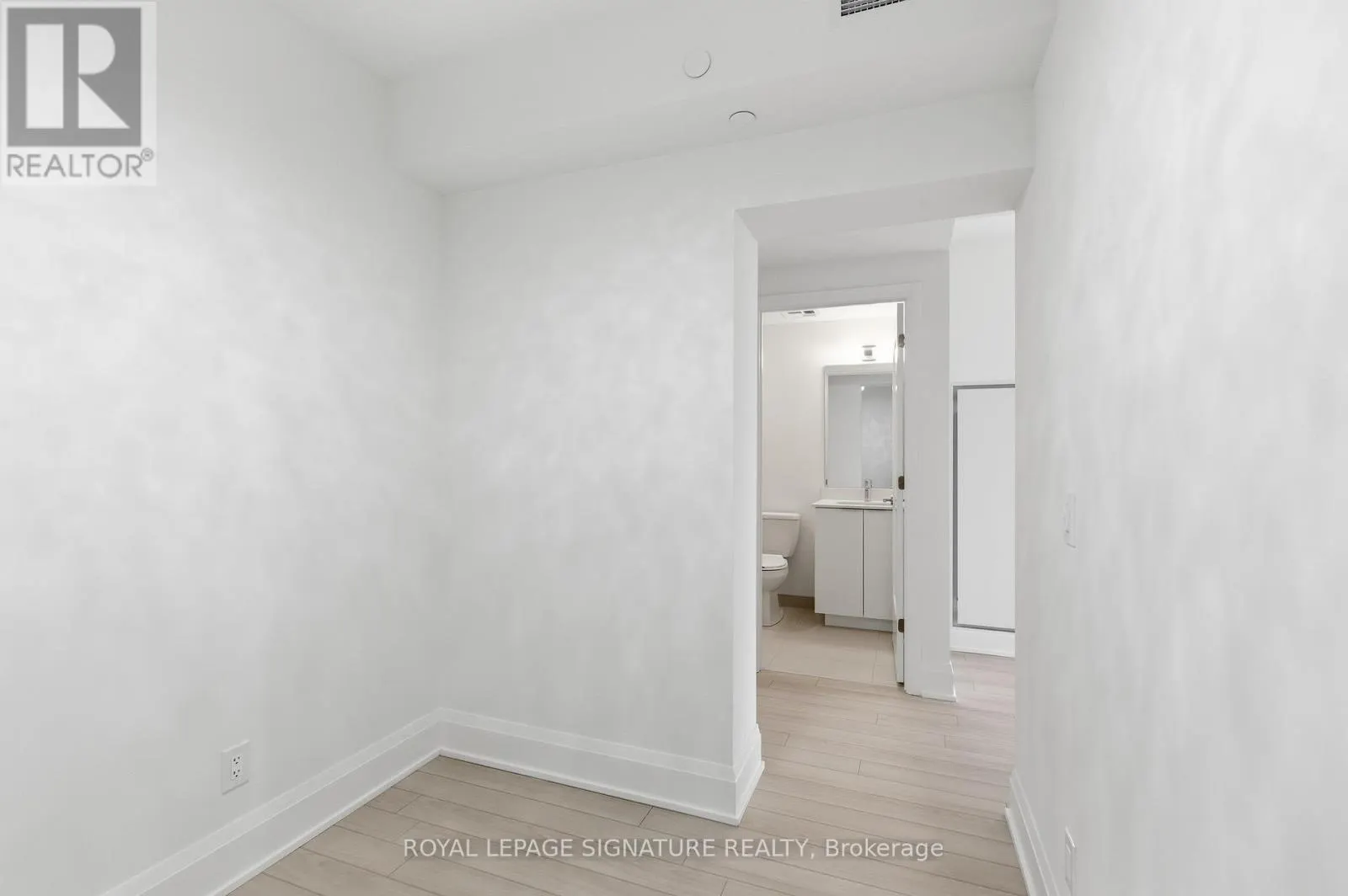 1009A - 3079 TRAFALGAR ROAD