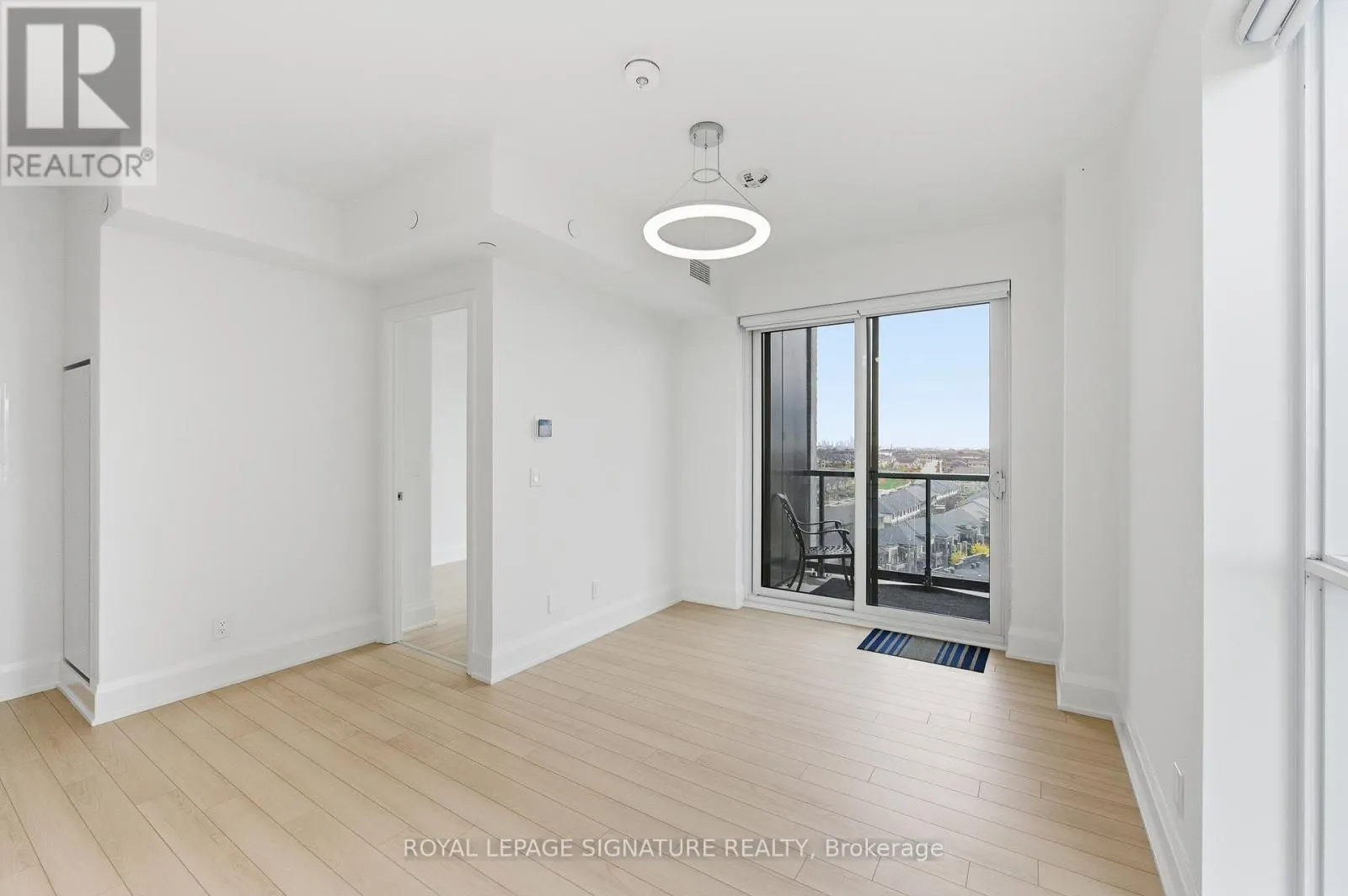 1009A - 3079 TRAFALGAR ROAD