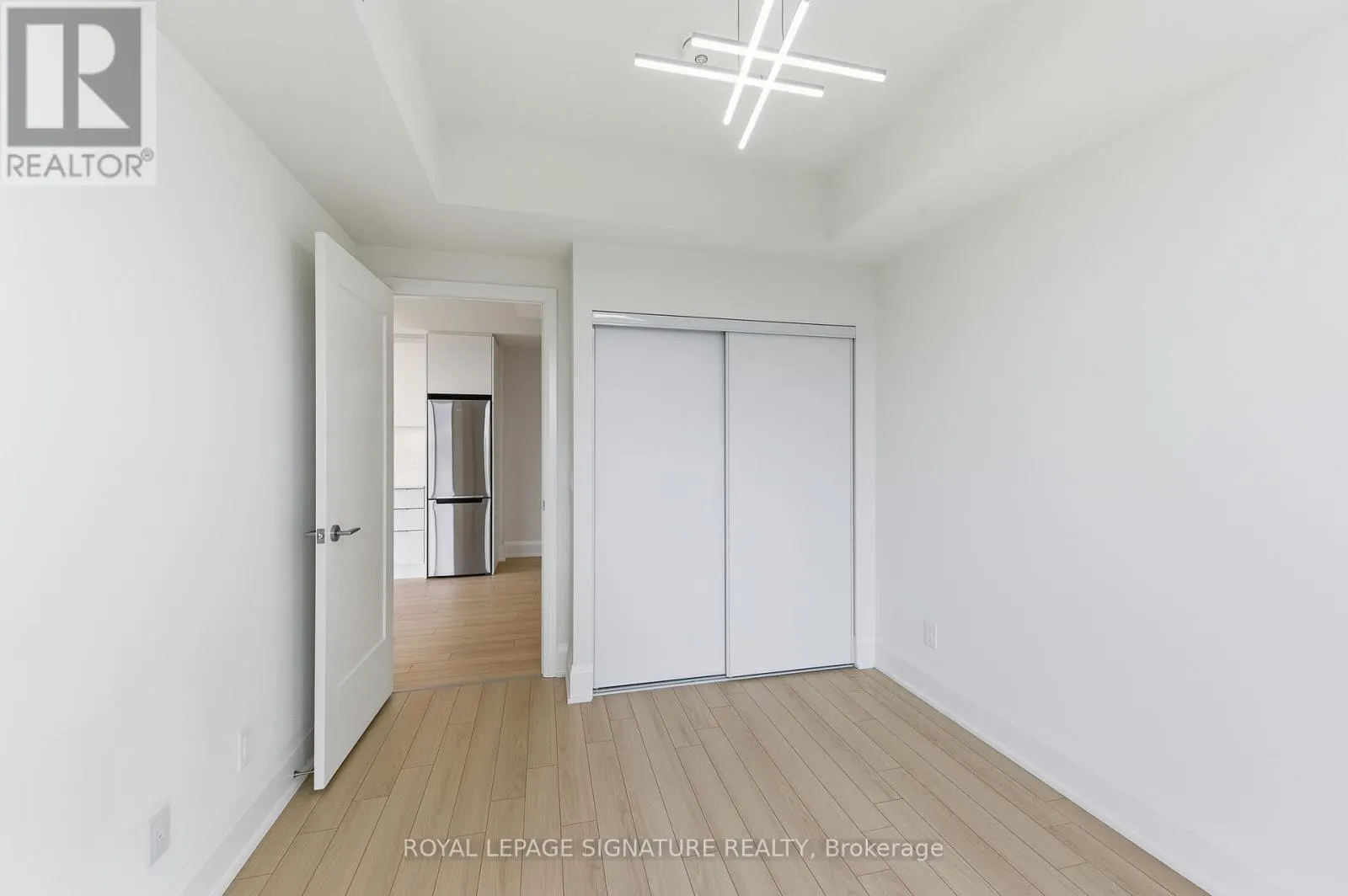 1009A - 3079 TRAFALGAR ROAD