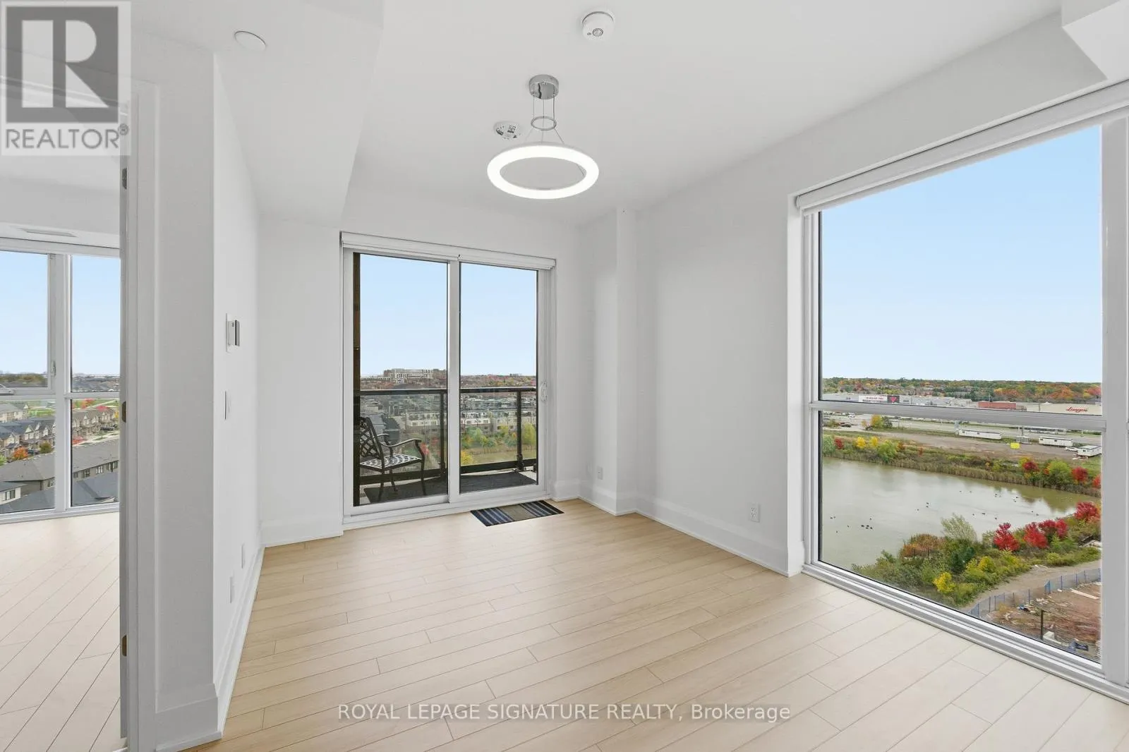 1009A - 3079 TRAFALGAR ROAD