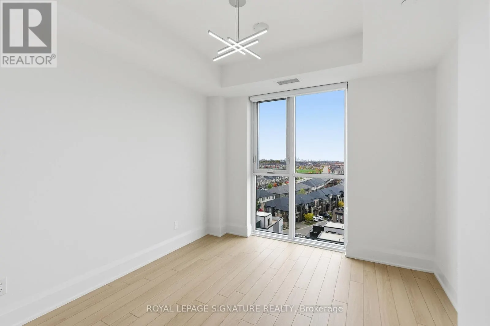 1009A - 3079 TRAFALGAR ROAD