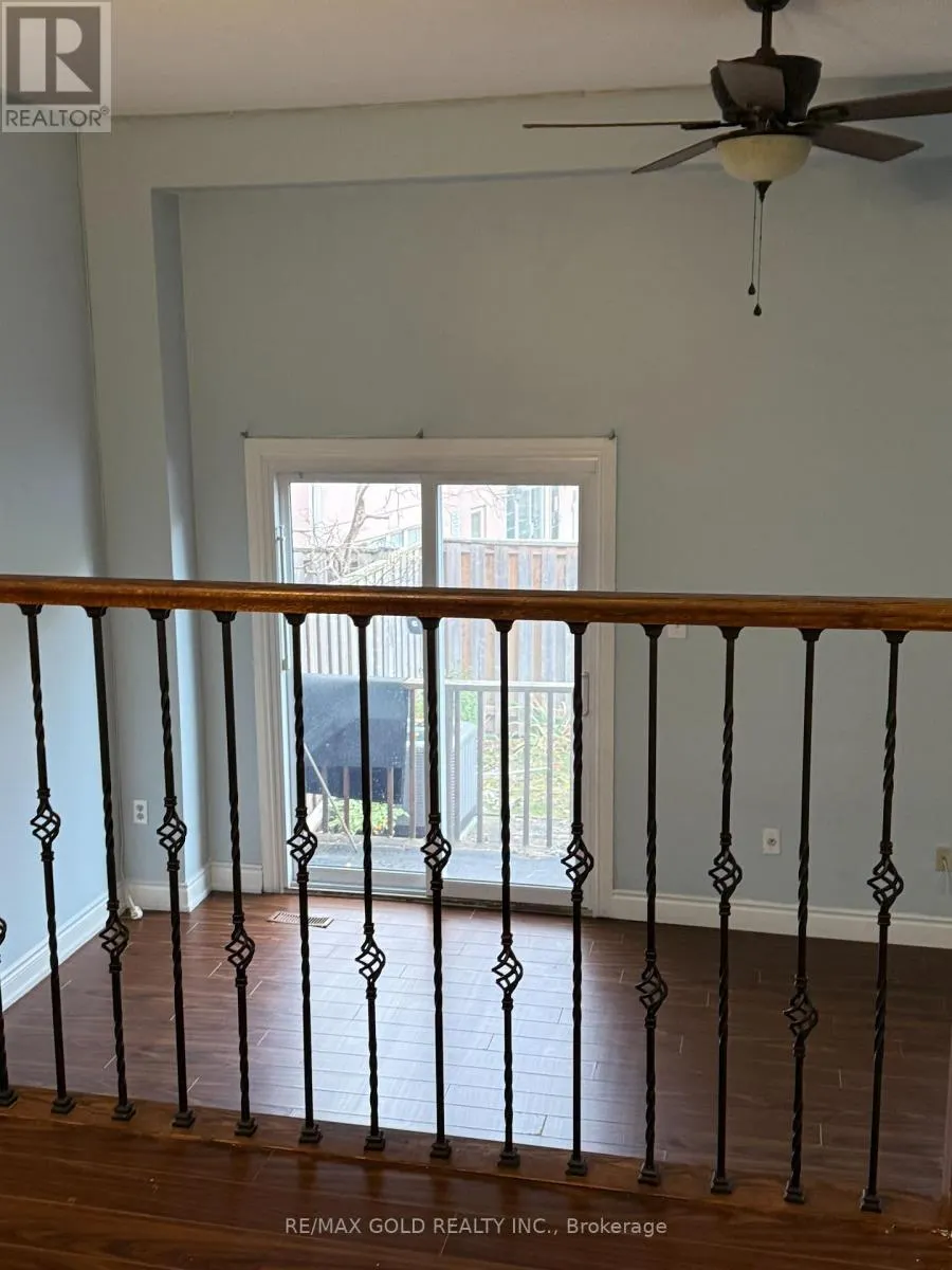 30 - 30 TARA PARK CRESCENT