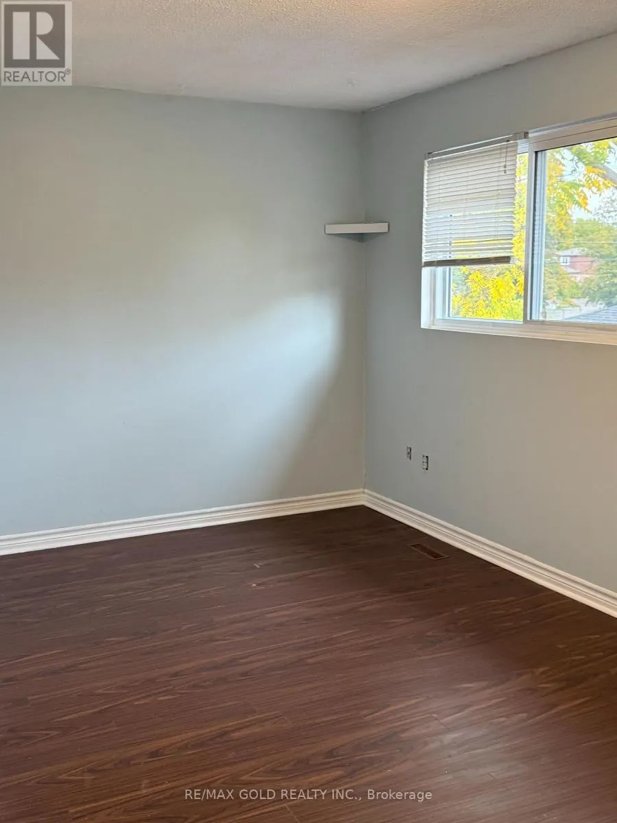 30 - 30 TARA PARK CRESCENT
