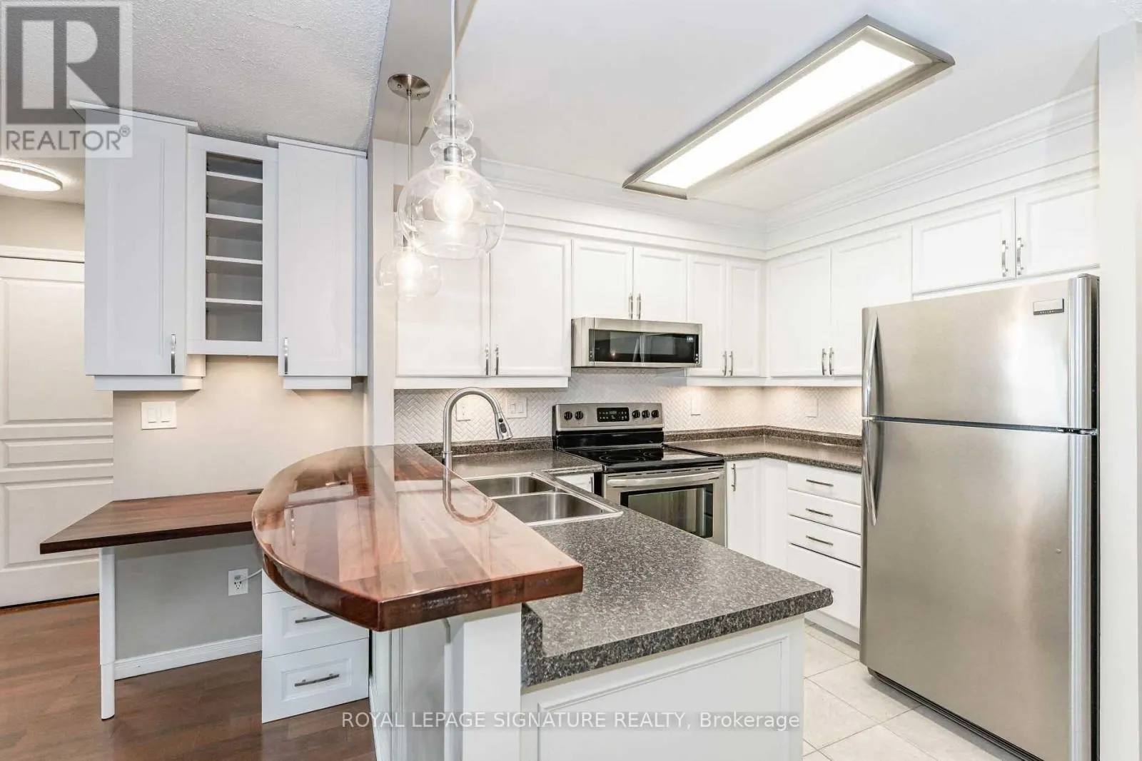 1013 - 2565 ERIN CENTRE BOULEVARD
