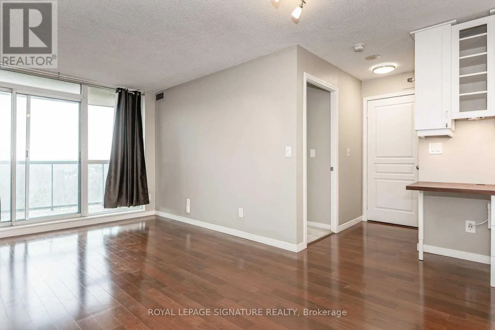 1013 - 2565 ERIN CENTRE BOULEVARD