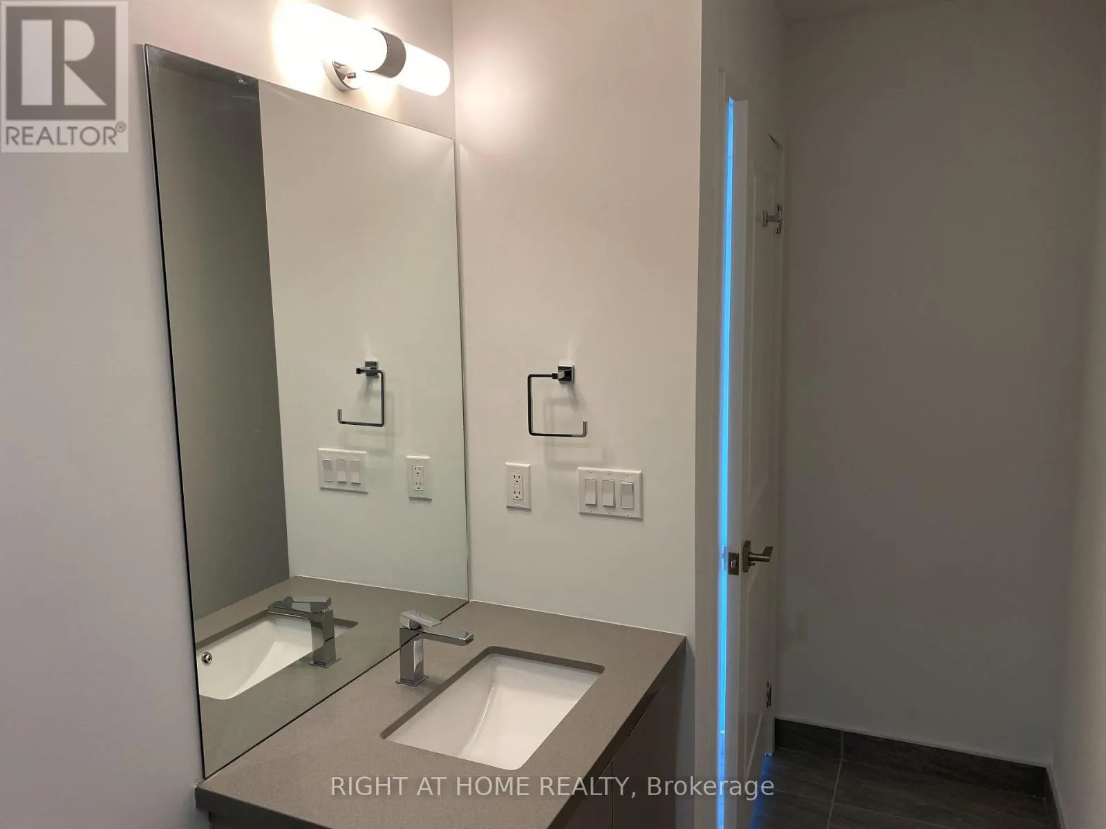 2503 - 297 OAK WALK DRIVE