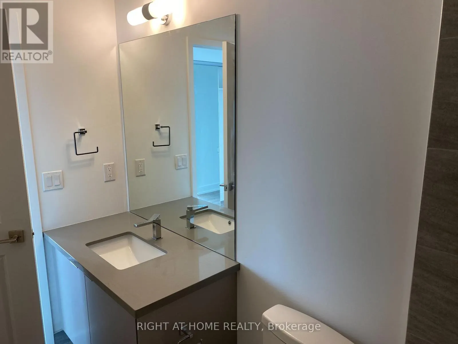 2503 - 297 OAK WALK DRIVE
