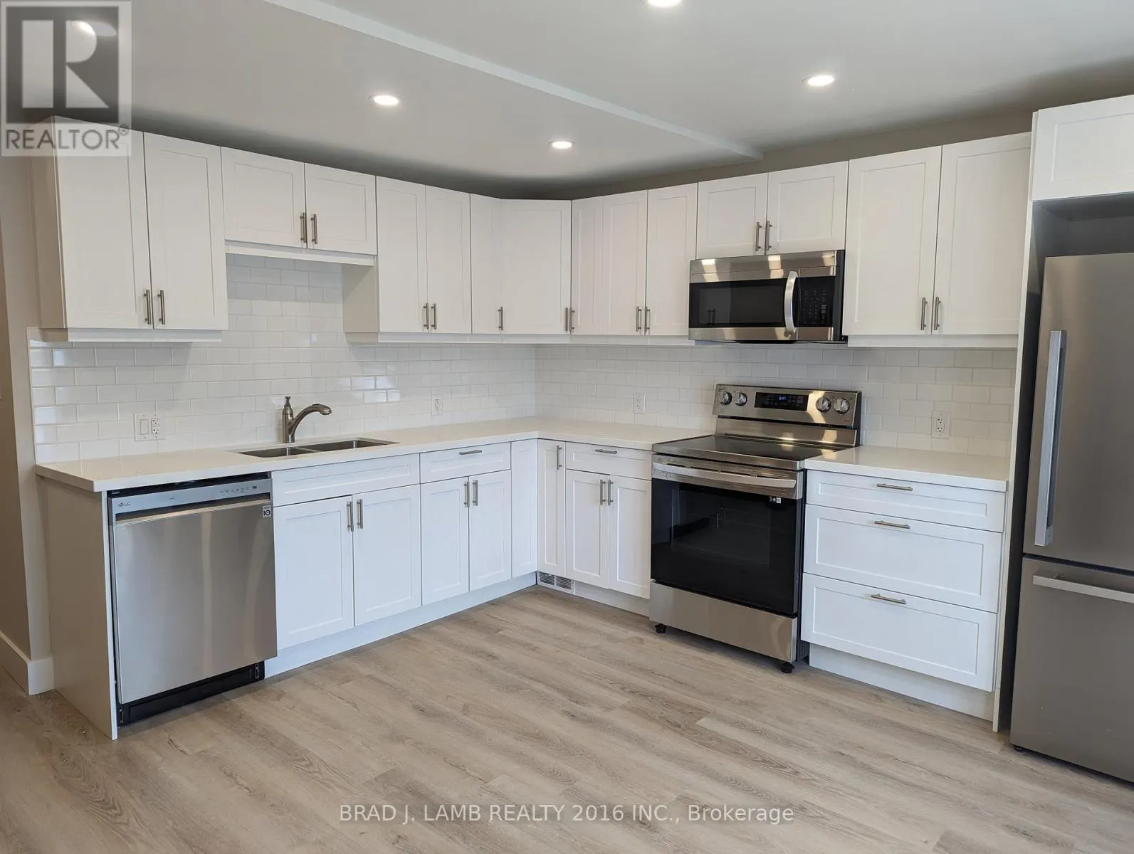 UPPER - 20 EARLSCOURT AVENUE
