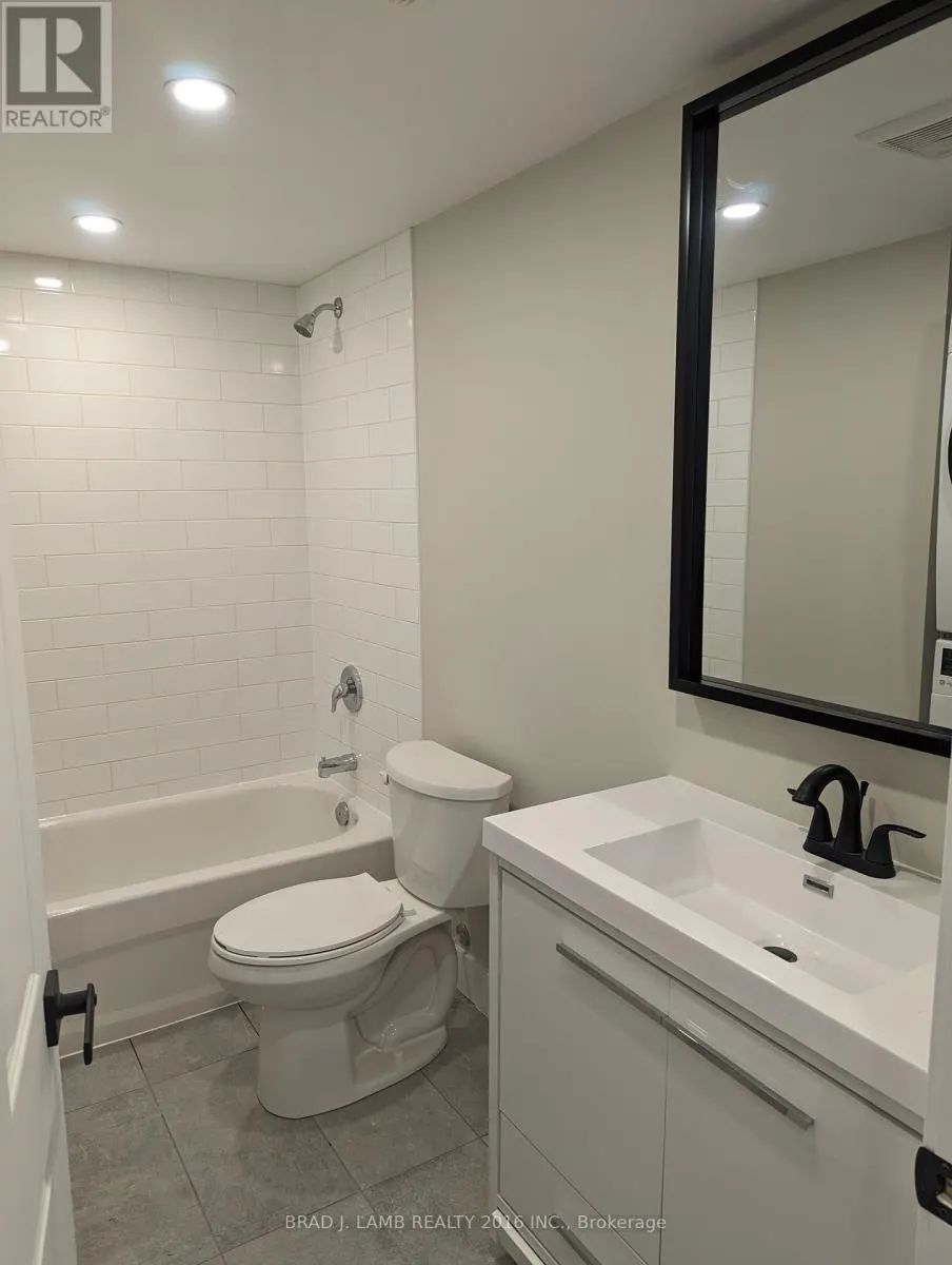 UPPER - 20 EARLSCOURT AVENUE
