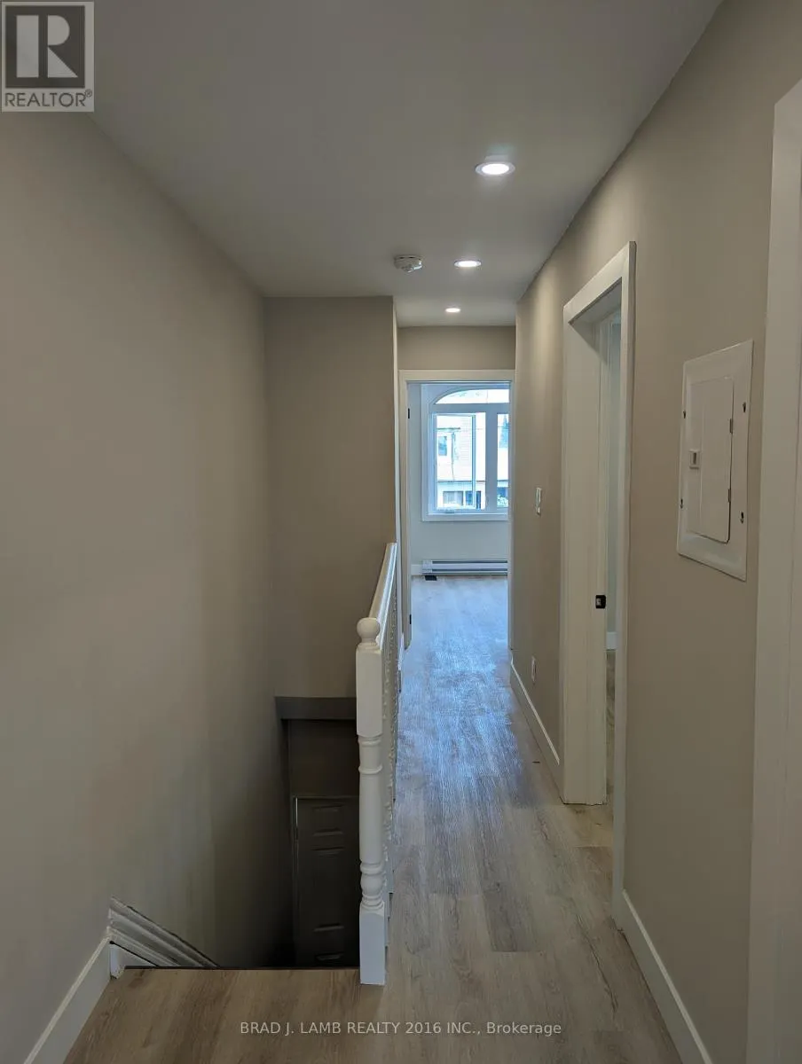 UPPER - 20 EARLSCOURT AVENUE