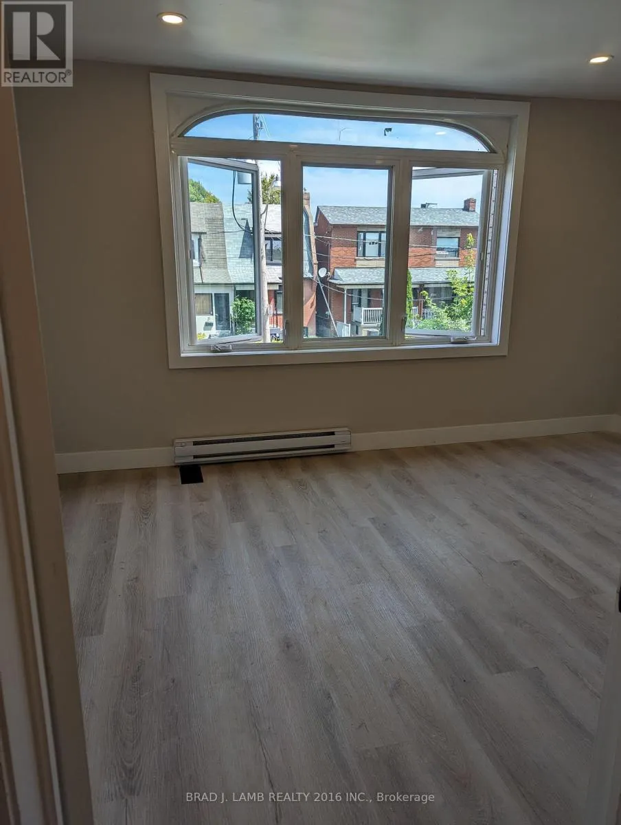 UPPER - 20 EARLSCOURT AVENUE