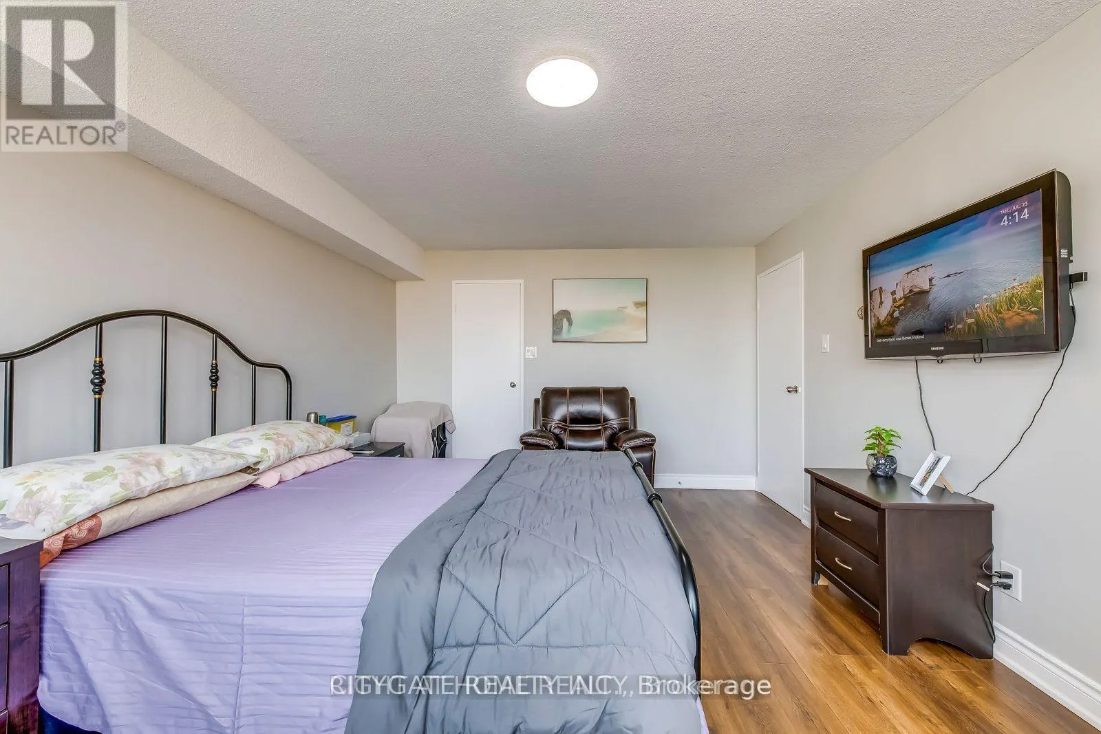 1412 - 3700 KANEFF CRESCENT