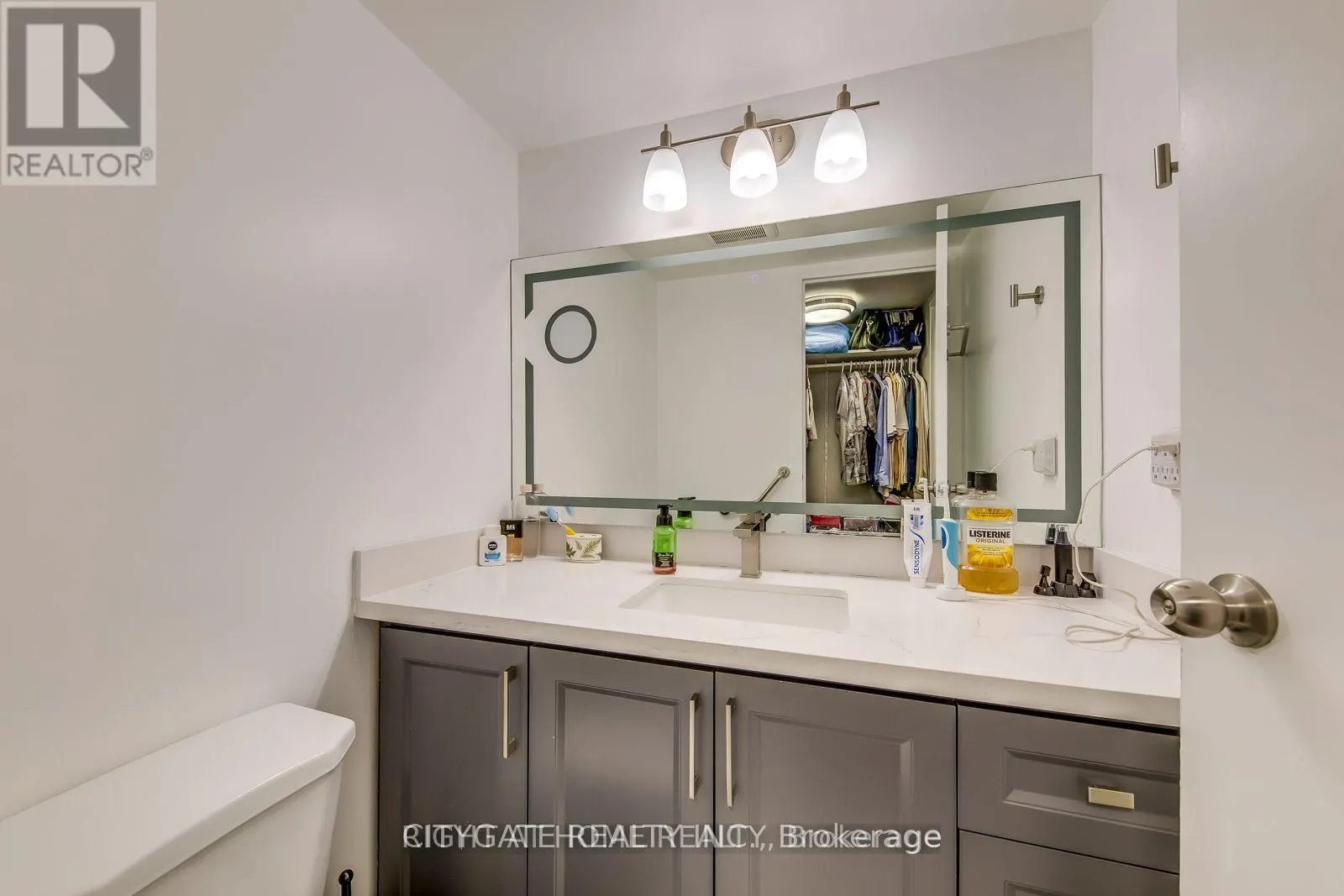 1412 - 3700 KANEFF CRESCENT