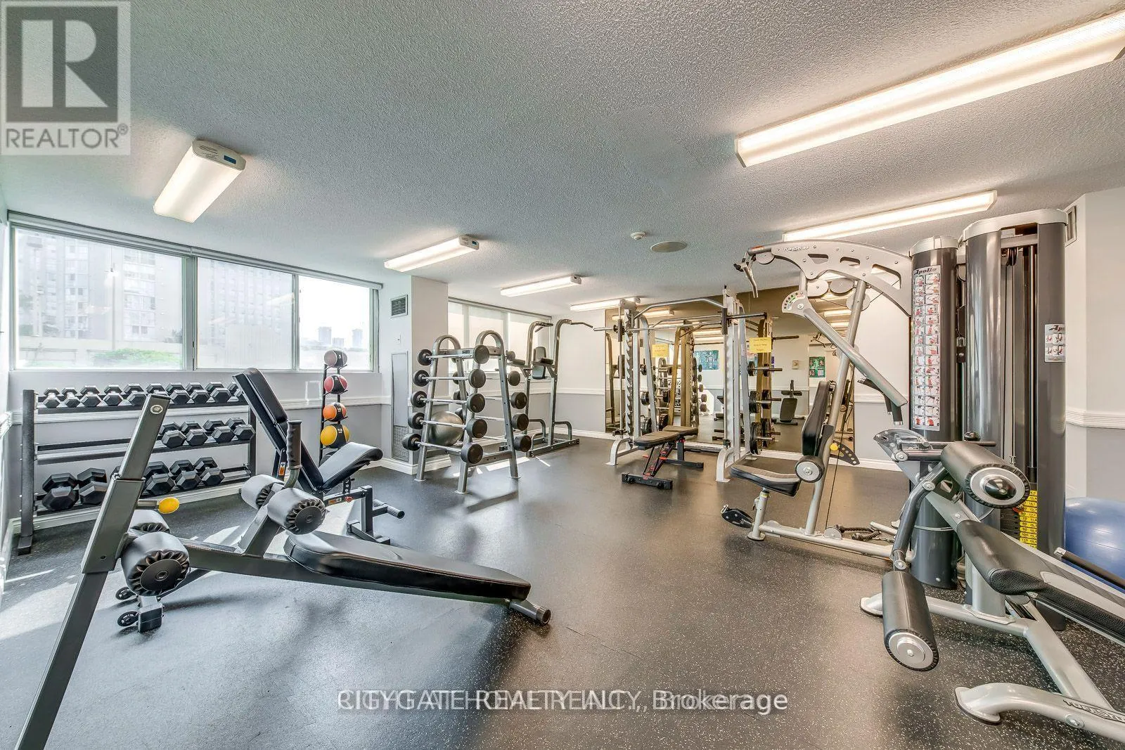 1412 - 3700 KANEFF CRESCENT