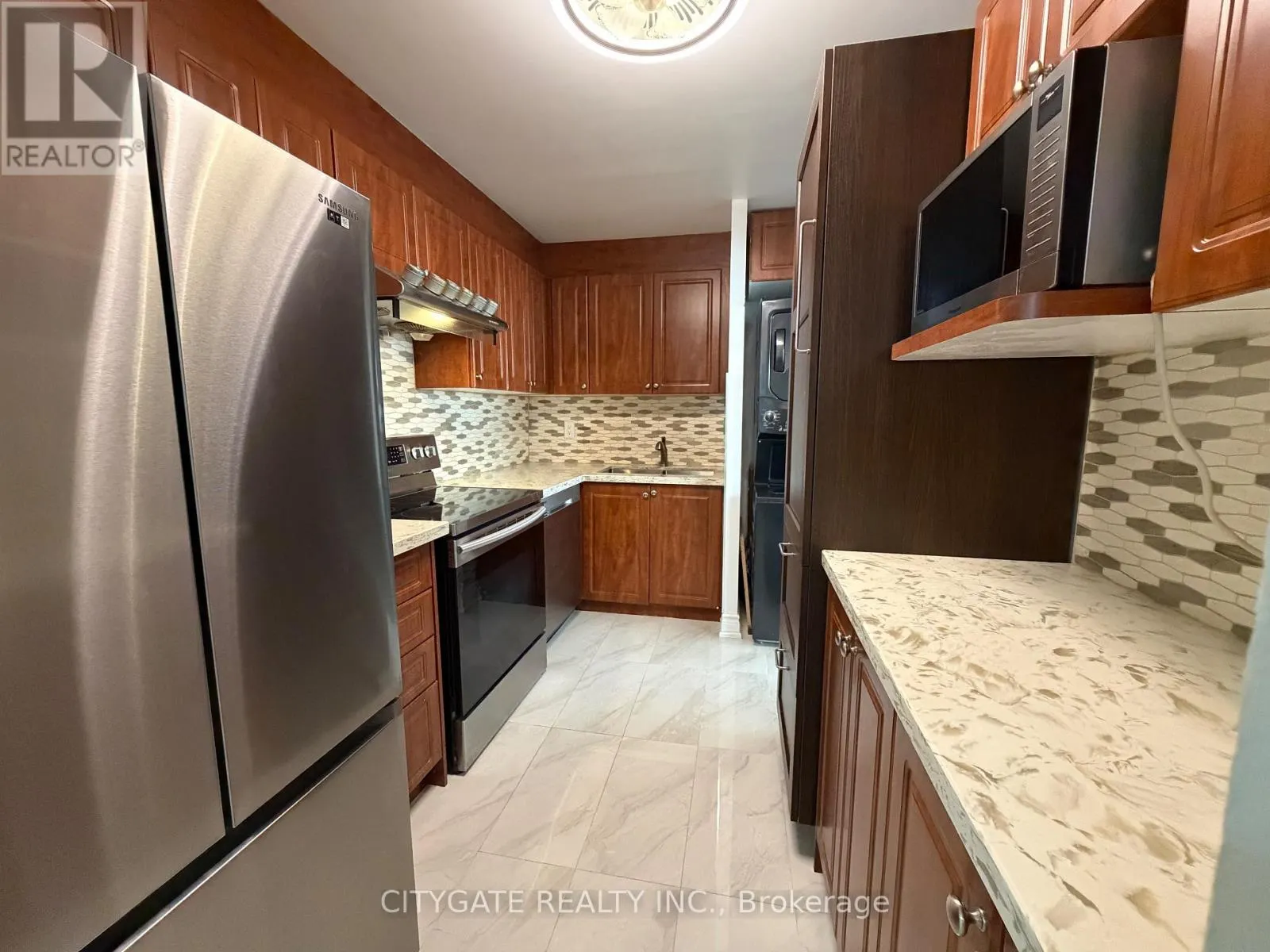 1412 - 3700 KANEFF CRESCENT