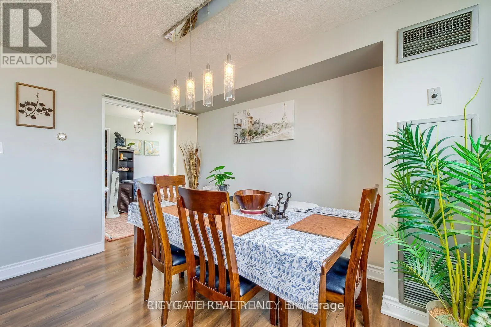 1412 - 3700 KANEFF CRESCENT