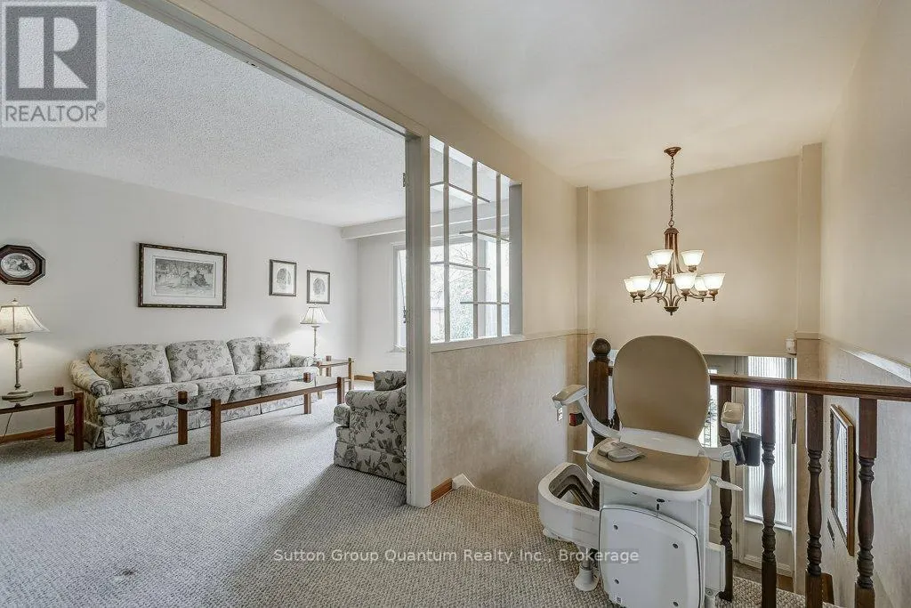 1249 RICHARDS CRESCENT