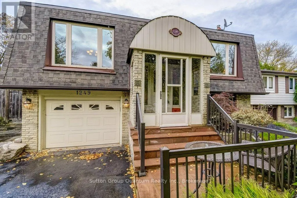 1249 RICHARDS CRESCENT
