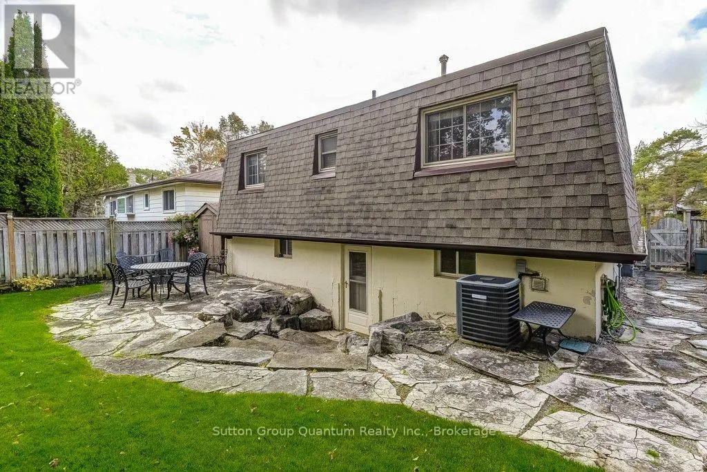 1249 RICHARDS CRESCENT