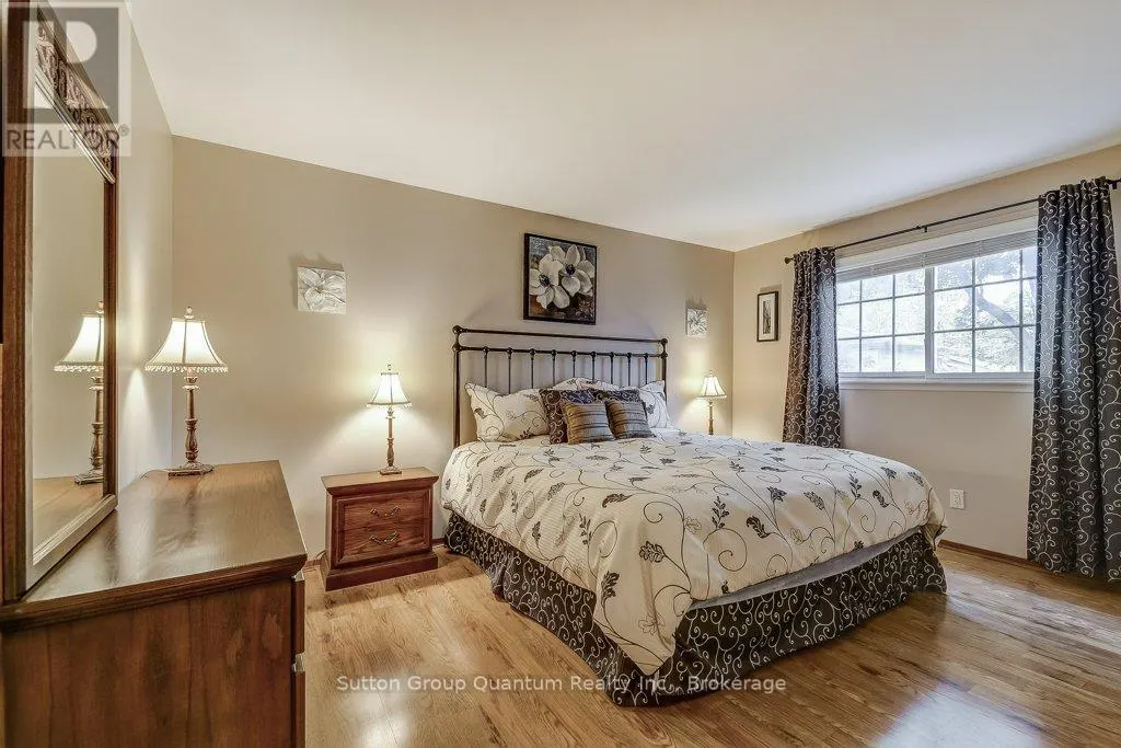 1249 RICHARDS CRESCENT