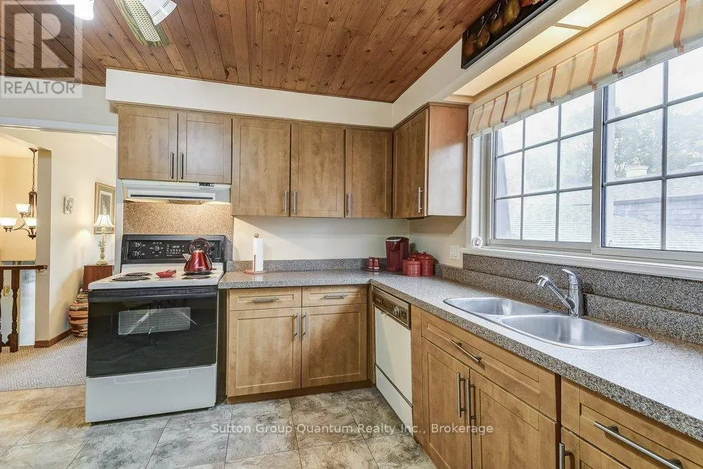 1249 RICHARDS CRESCENT