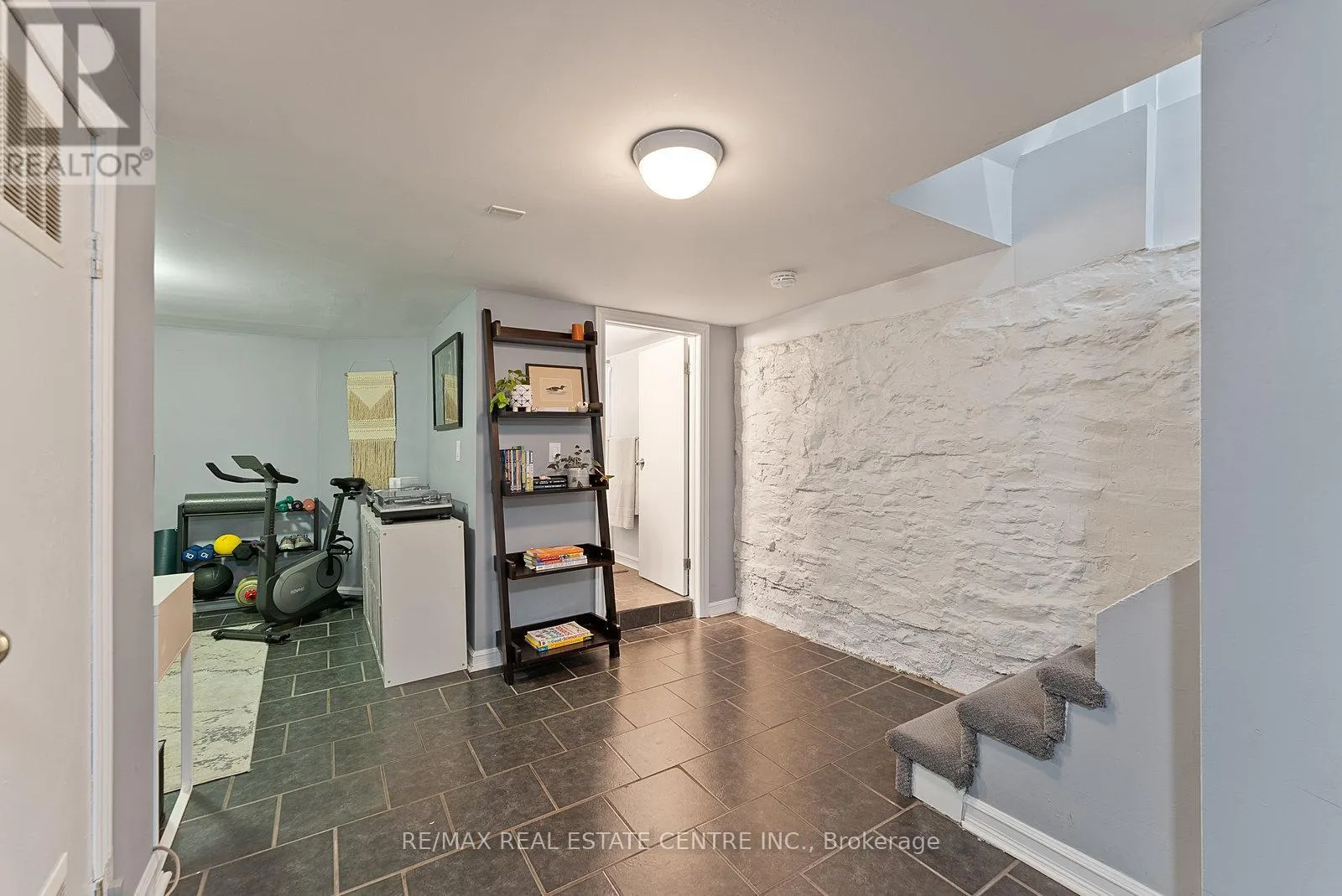 35 MILLER STREET