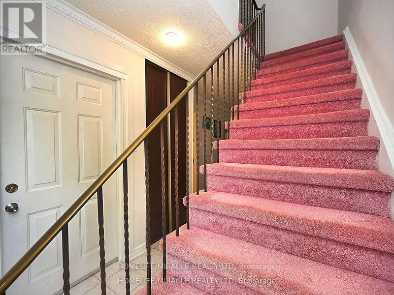 119 - 120 COLLINS CRESCENT