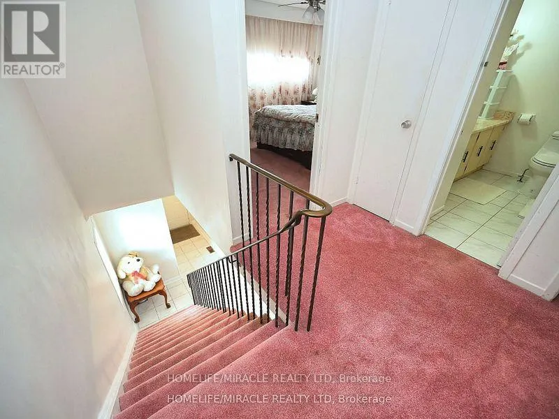 119 - 120 COLLINS CRESCENT