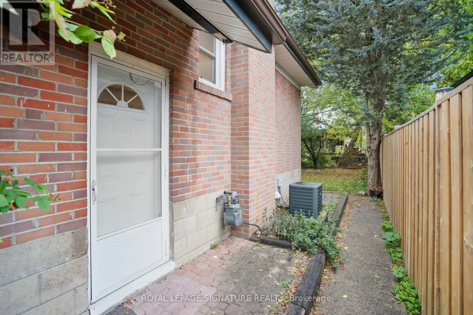 68 GENTHORN AVENUE