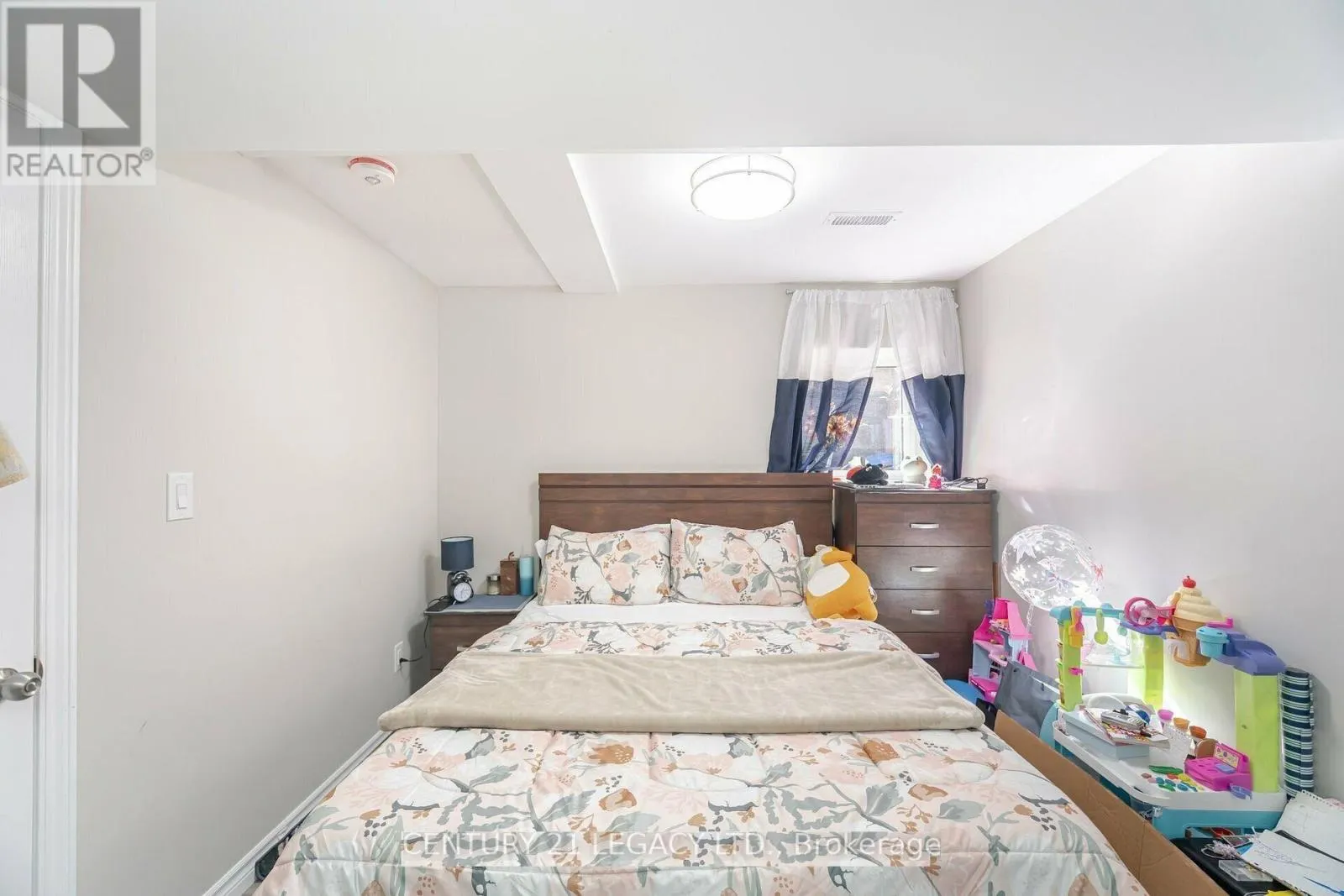 (BASEMENT) - 12 COBBLESTONE COURT