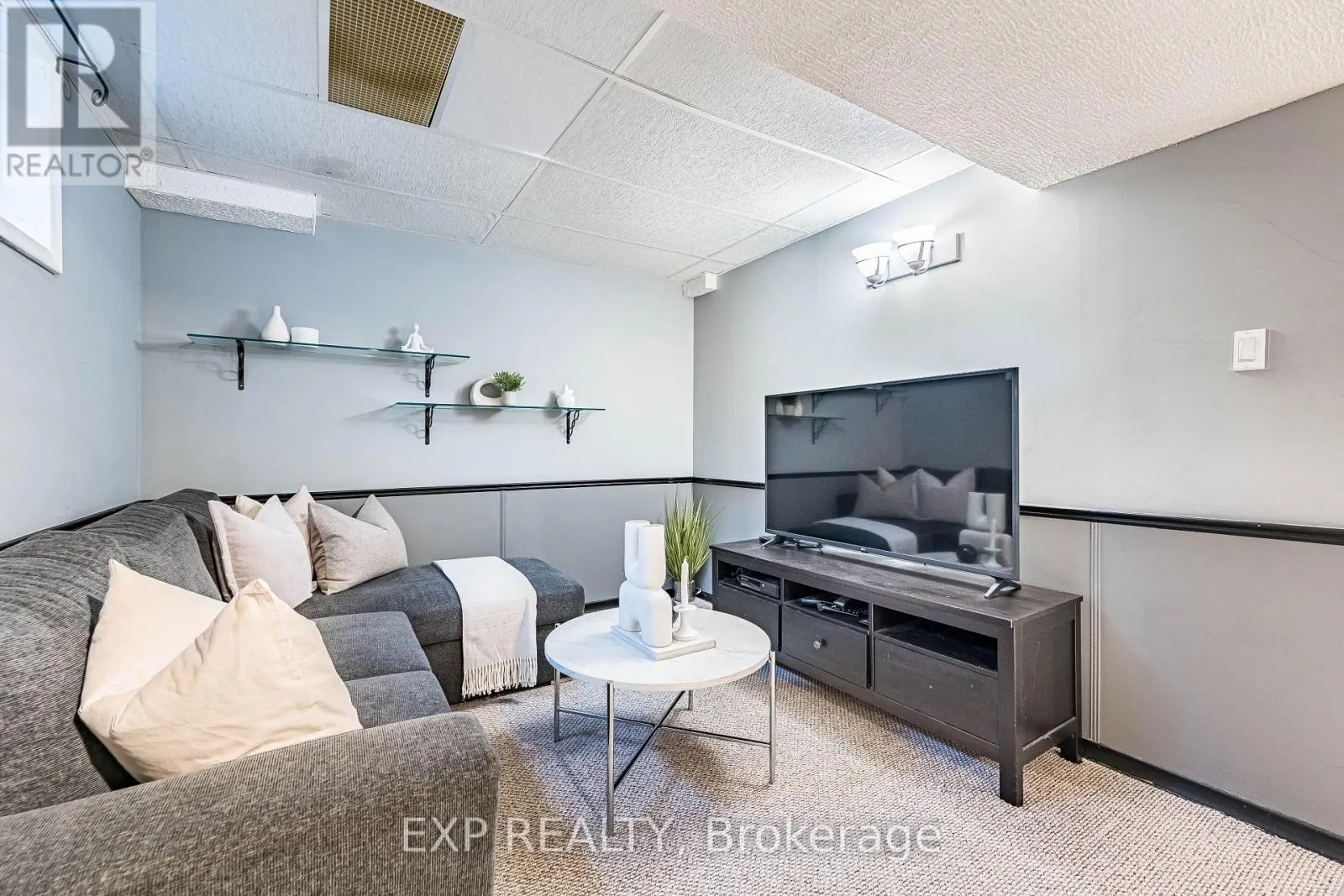83 WILDERCROFT AVENUE