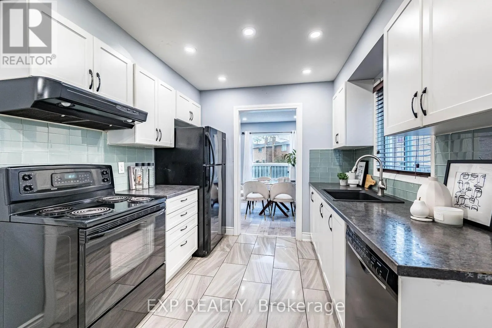 83 WILDERCROFT AVENUE