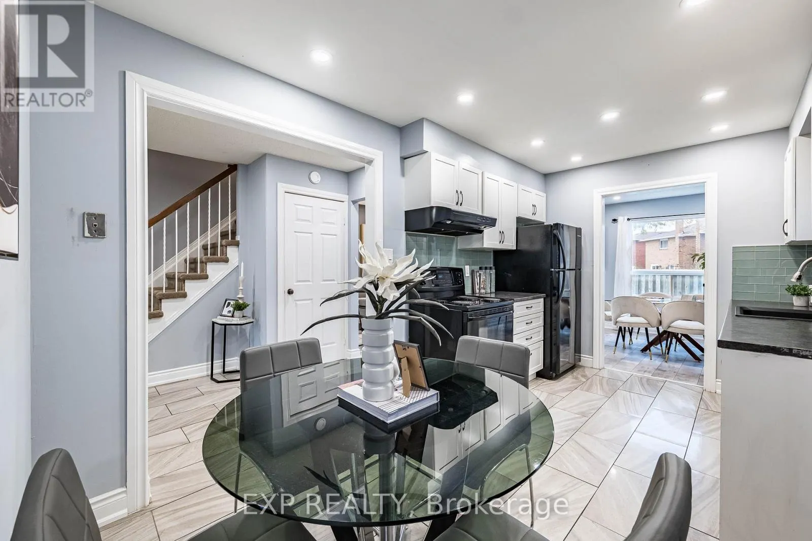 83 WILDERCROFT AVENUE