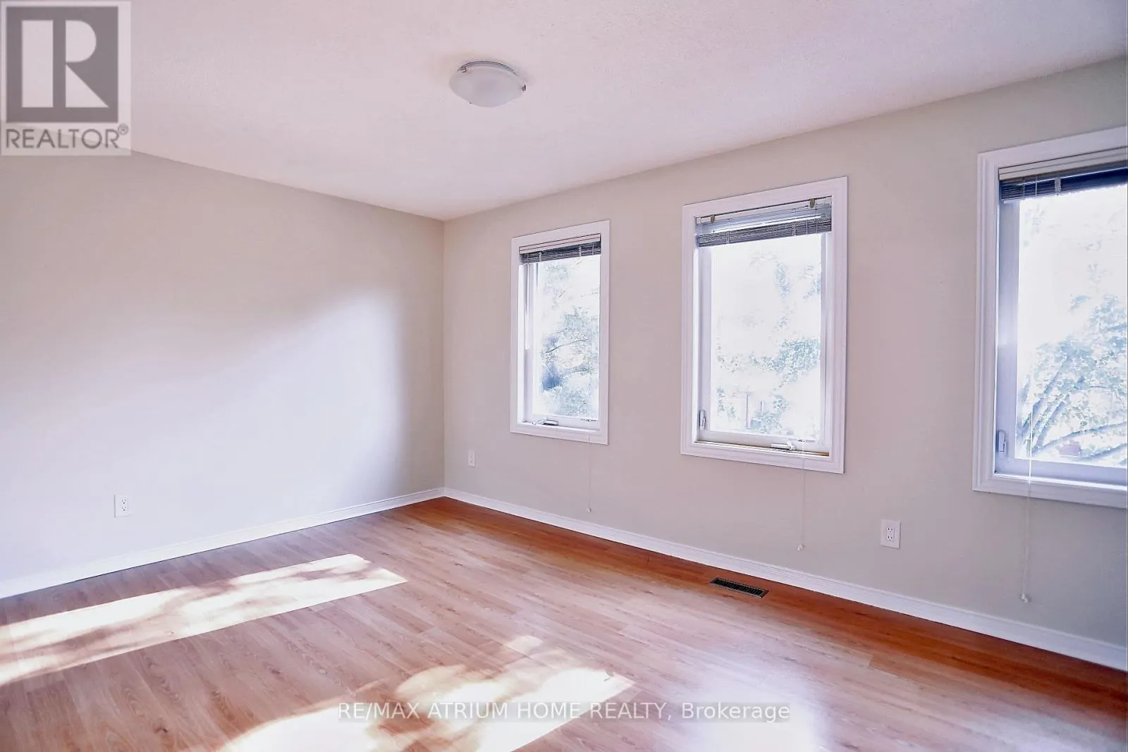 1554 PARISH LANE