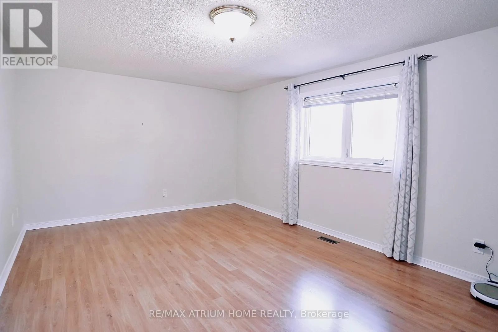 1554 PARISH LANE