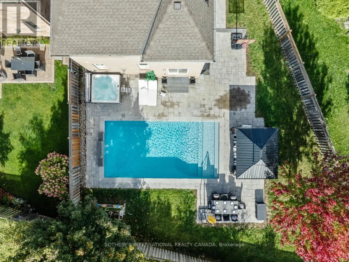 2182 MEADOWGLEN DRIVE