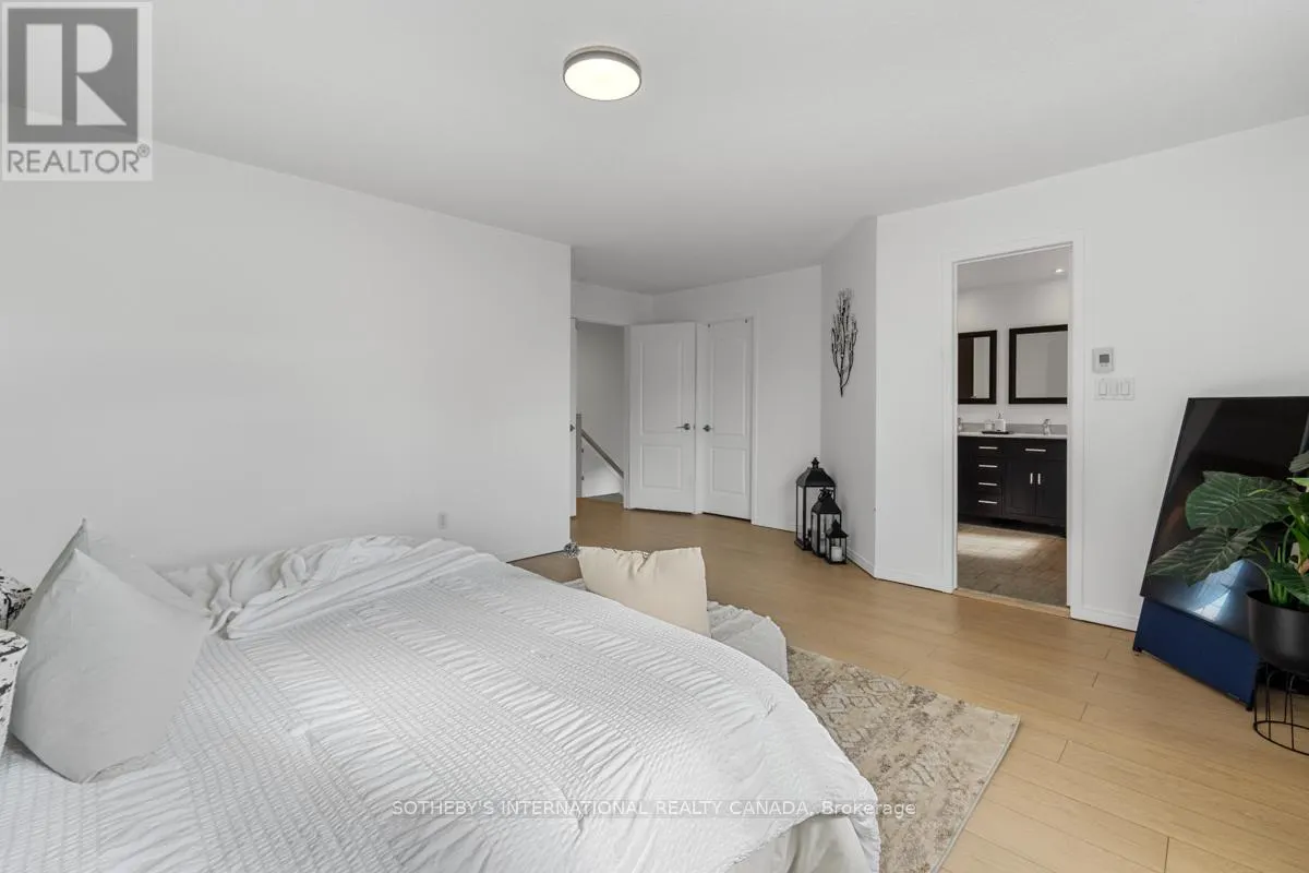 2182 MEADOWGLEN DRIVE