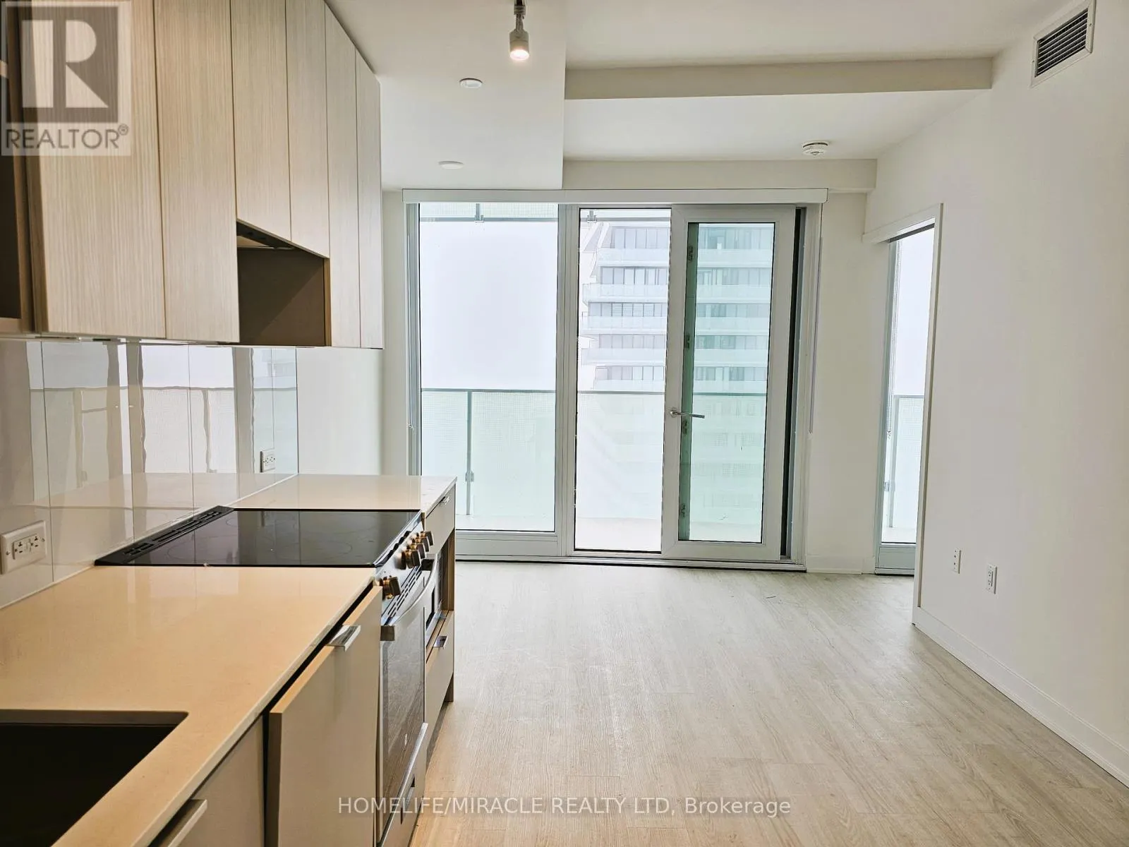5602 - 3883 QUARTZ ROAD