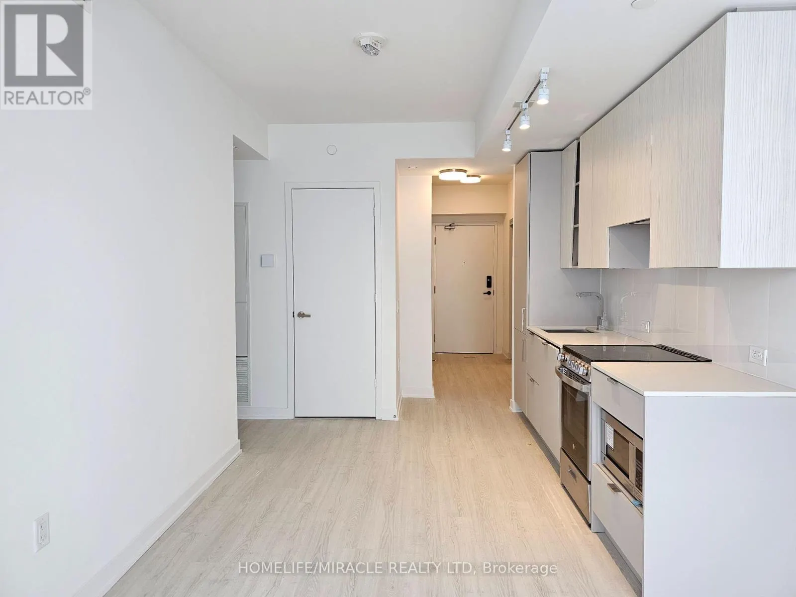 5602 - 3883 QUARTZ ROAD
