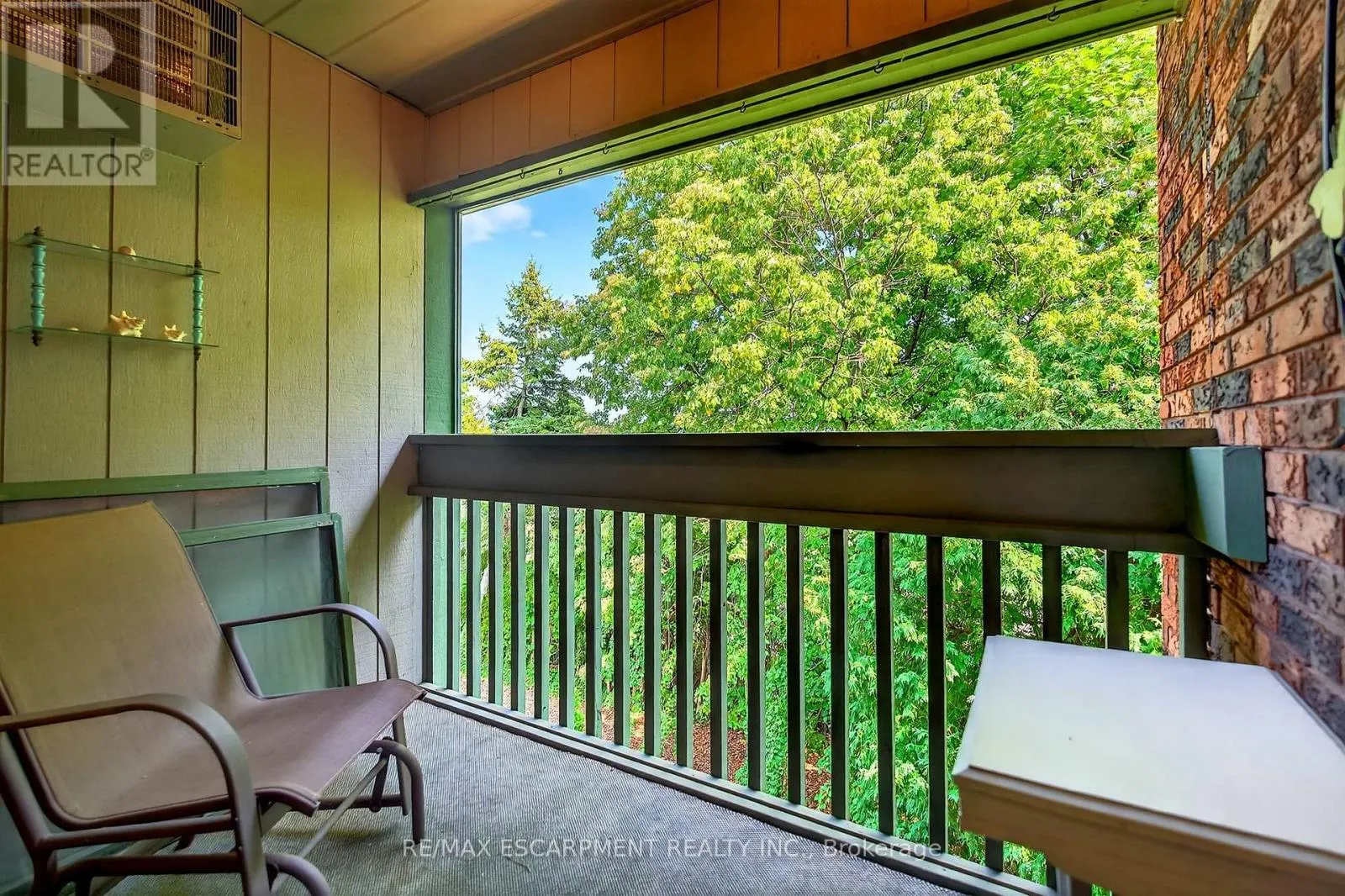 4 - 1552 KERNS ROAD