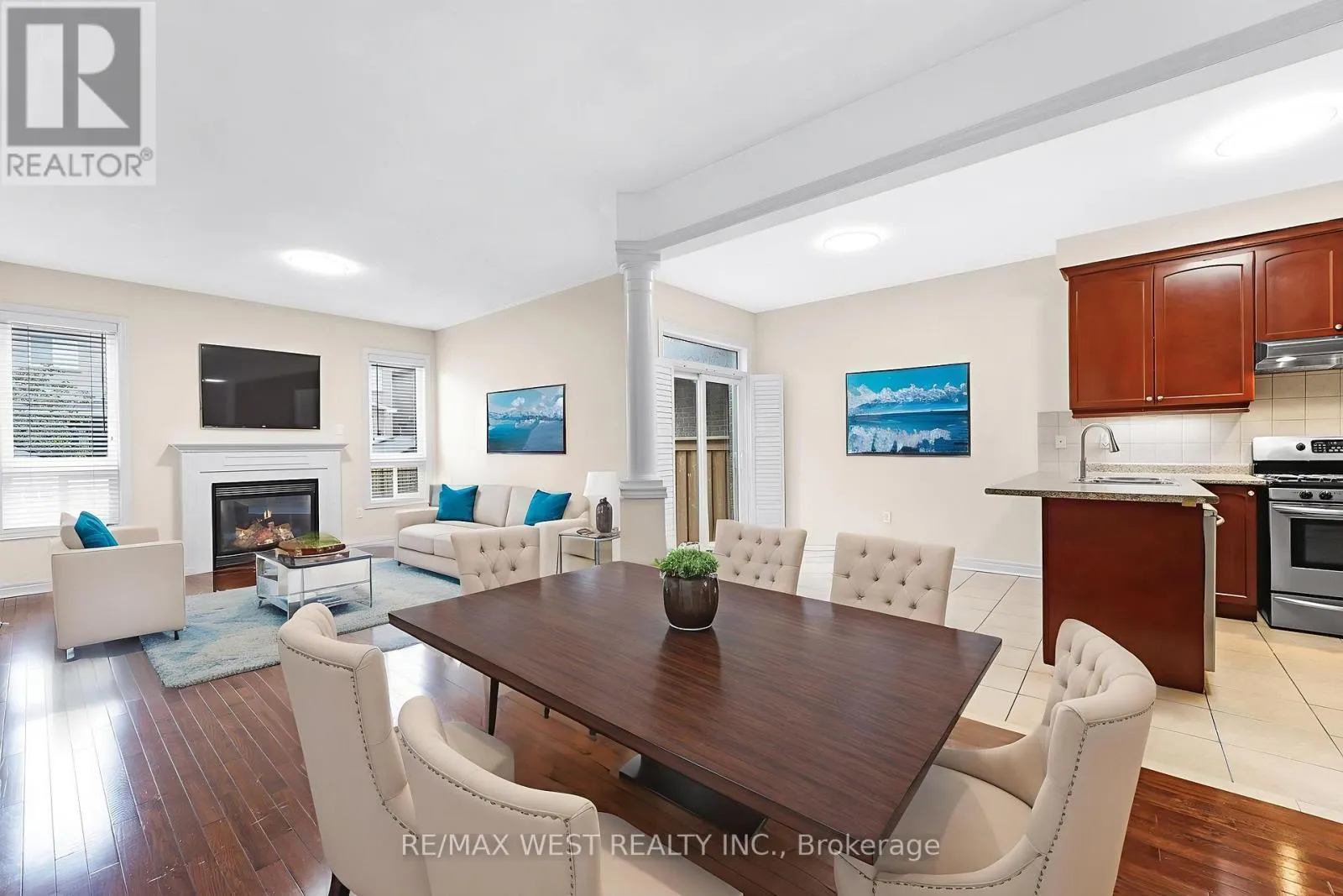 102 EVERINGHAM CIRCLE