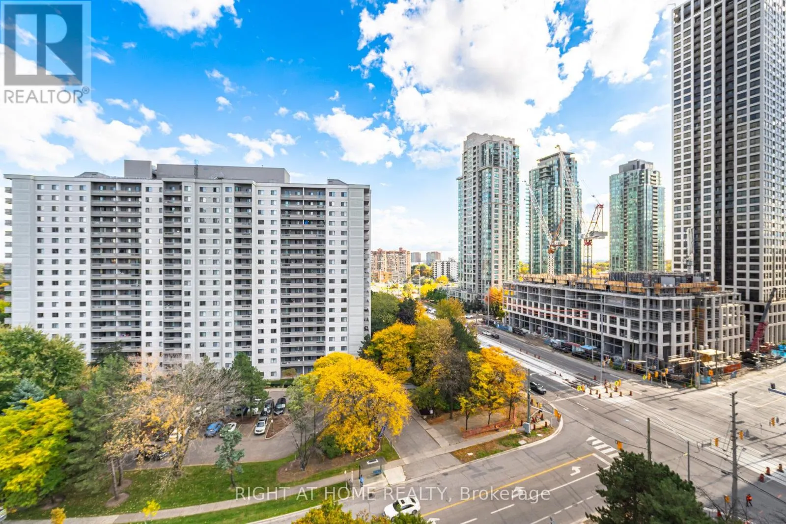 1209 - 3590 KANEFF CRESCENT