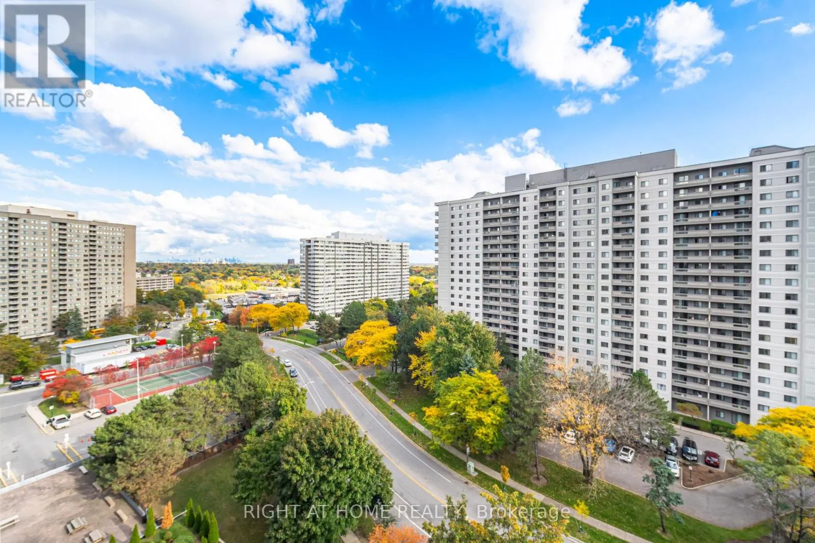 1209 - 3590 KANEFF CRESCENT