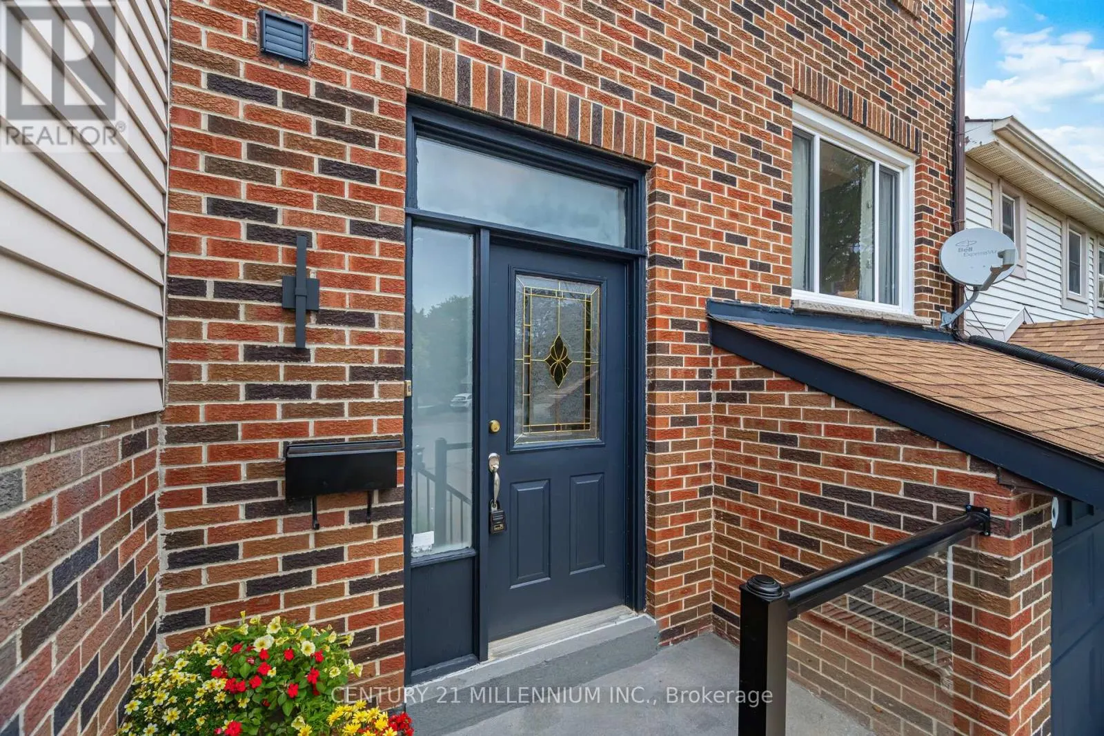 26 SPRUCEDALE COURT